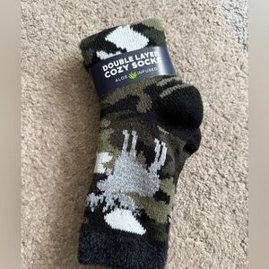 Airplus Men’s Double Layer Cozy Socks with Camouflage Design- size 8-12.5